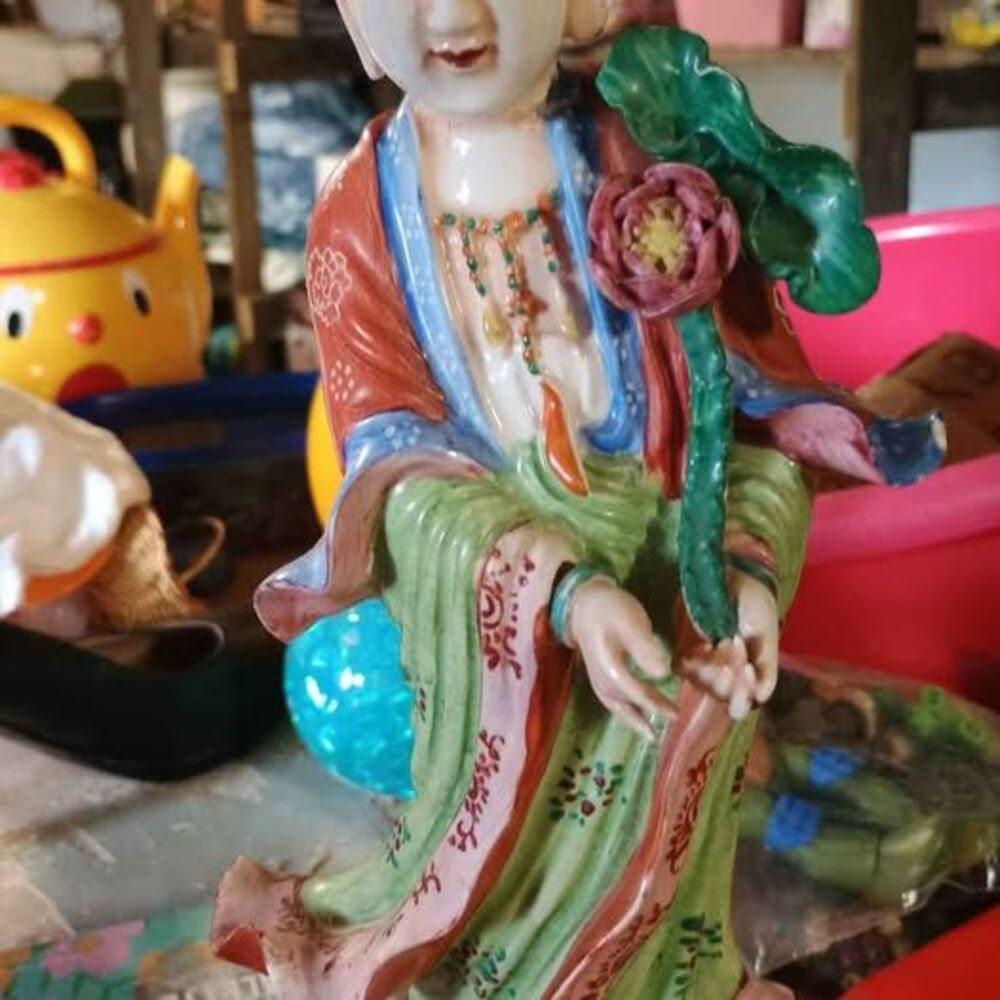 Vintage Chinese Porcelain Lady Figurine from the 1920s